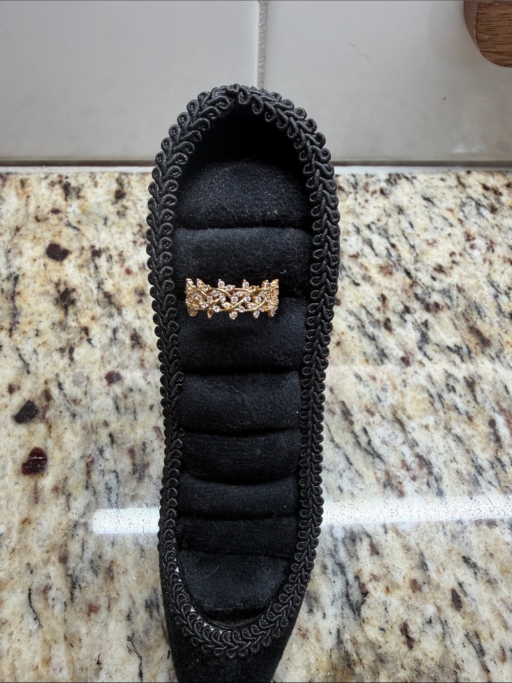 Women’s Gold Bedazzled Ring